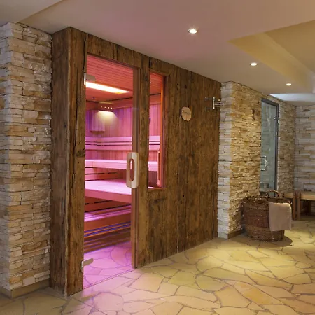 Familotel Alphotel Hotel