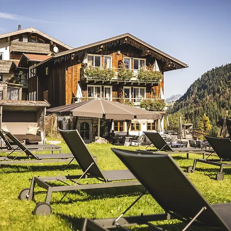 Familotel Alphotel Hotel Hirschegg (Vorarlberg)