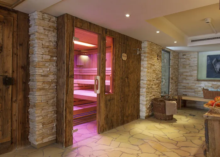 Familotel Alphotel Hotel