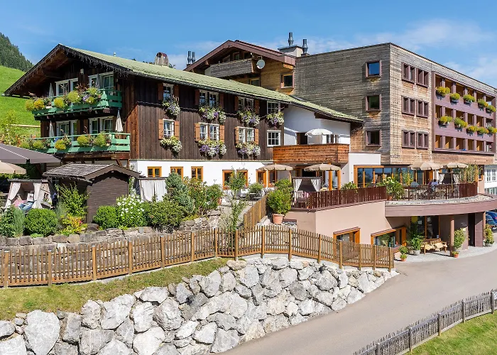 Familotel Alphotel Hotel